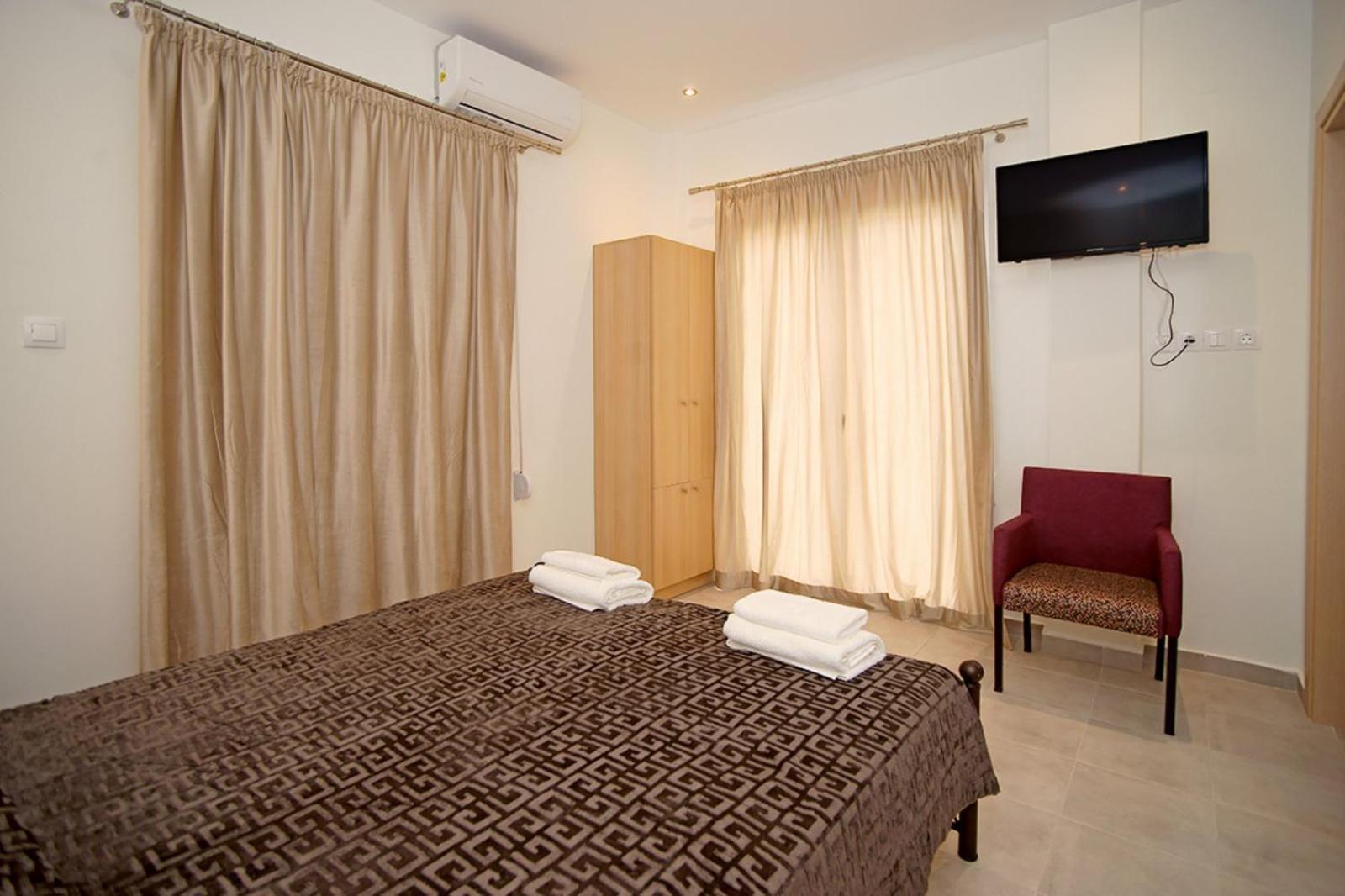 Karnagio Rooms Kyparissia Luaran gambar
